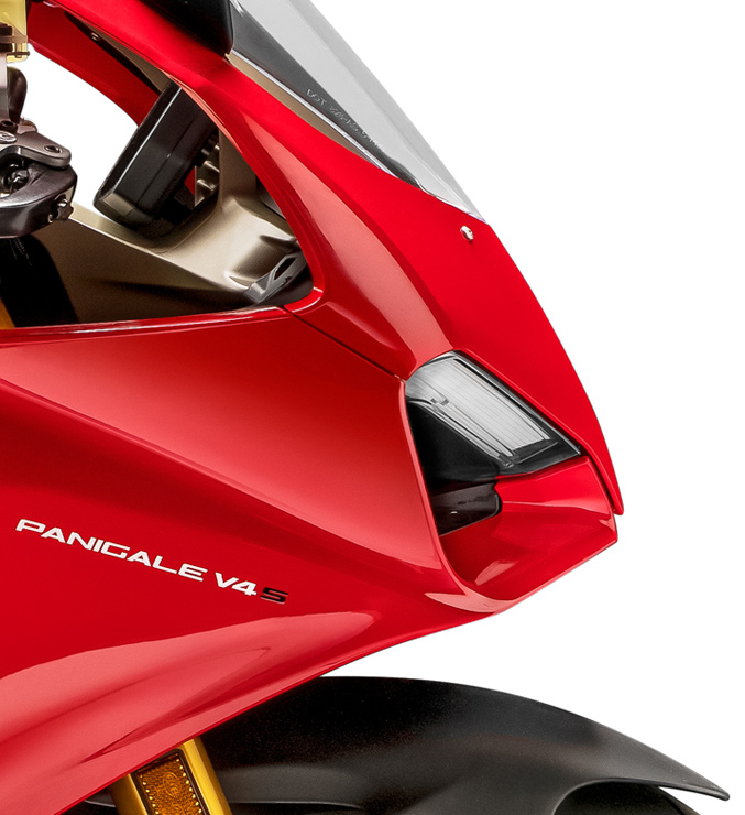 Panigale-V4S-Red-MY18-02-Carousel-Imgtext-Design-677x740 Panigale-V4S-Red-MY18-02-Carousel-Imgtext-Design-677x740
